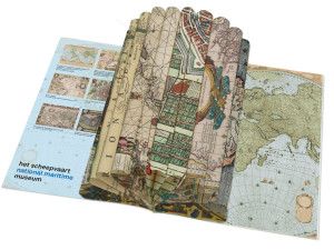 Cadeaupapier: Wandkaart van de wereld door Joan Blaeu, Het Scheepvaartmuseum
